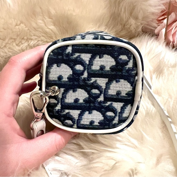 Christian Dior Crossbody Bag Monogram Cosmetic Pouch with Crossbody chain - Picture 10 of 14